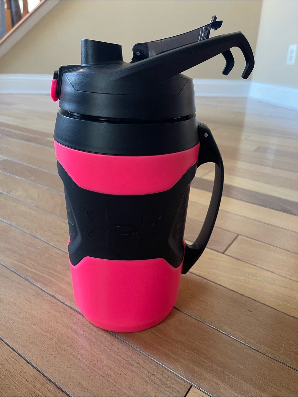 Under Armour 64 oz Pink Black Water Jug Sports Bottle Handle Flip Spout